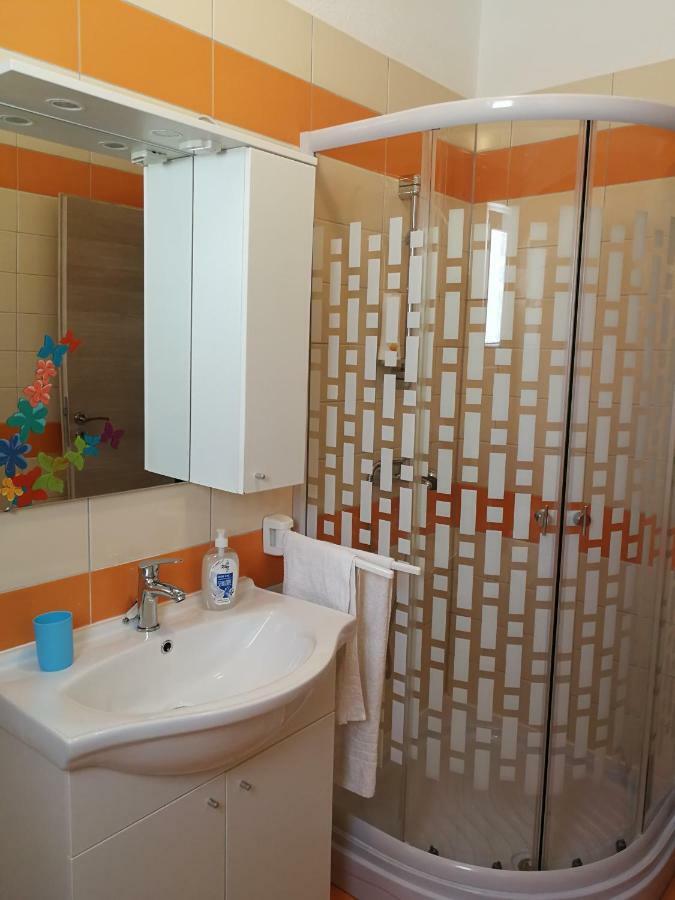 Apartments N&M Sukošan 外观 照片